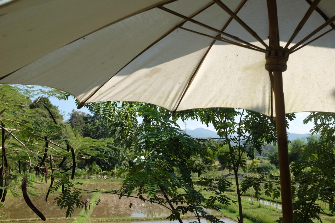 Apartamento Rai Boonsom Phrao Exterior foto