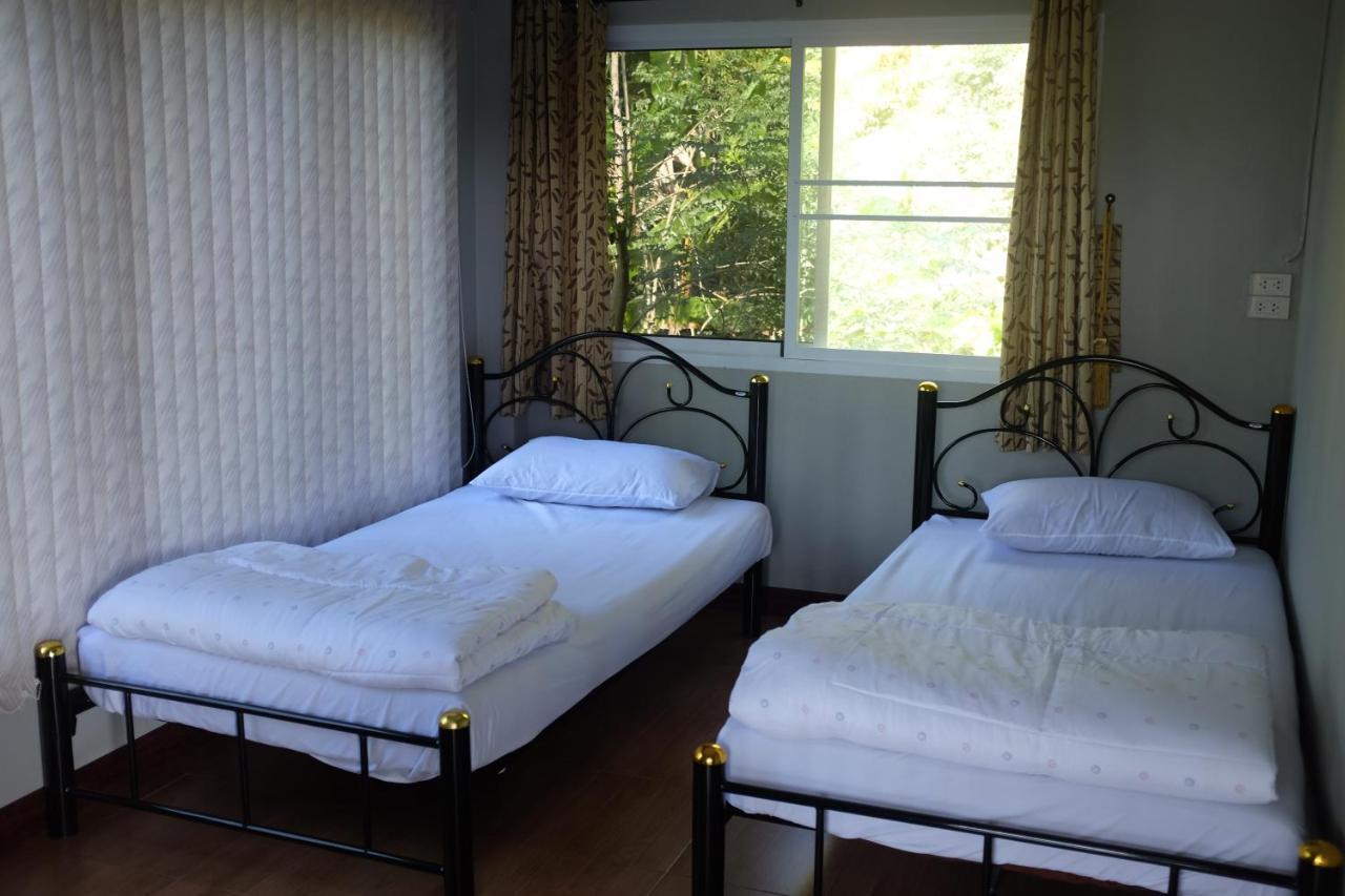 Apartamento Rai Boonsom Phrao Habitación foto