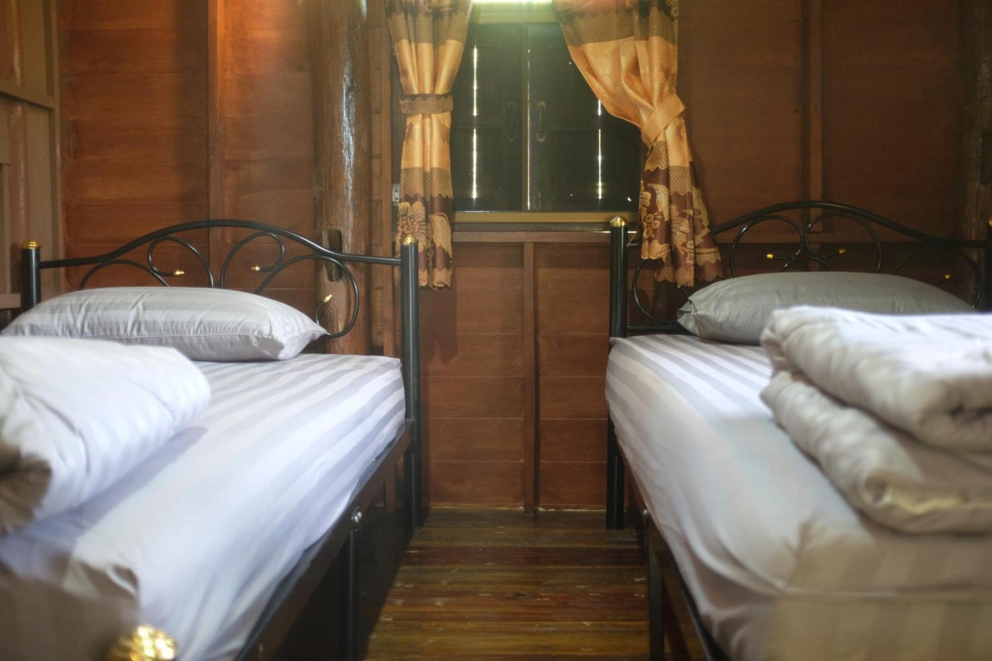 Apartamento Rai Boonsom Phrao Habitación foto