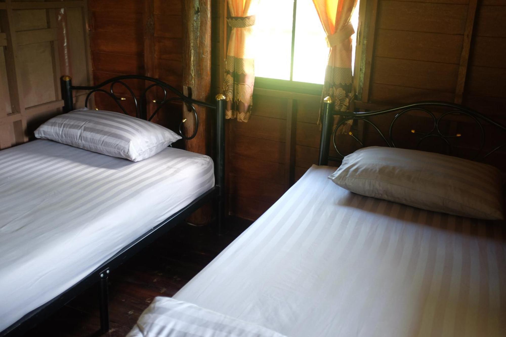 Apartamento Rai Boonsom Phrao Habitación foto