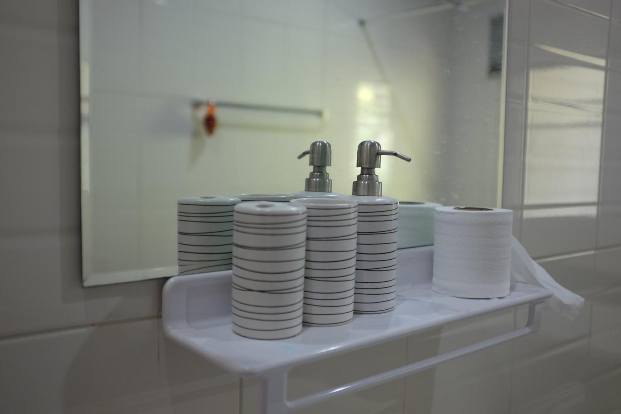 Apartamento Rai Boonsom Phrao Habitación foto