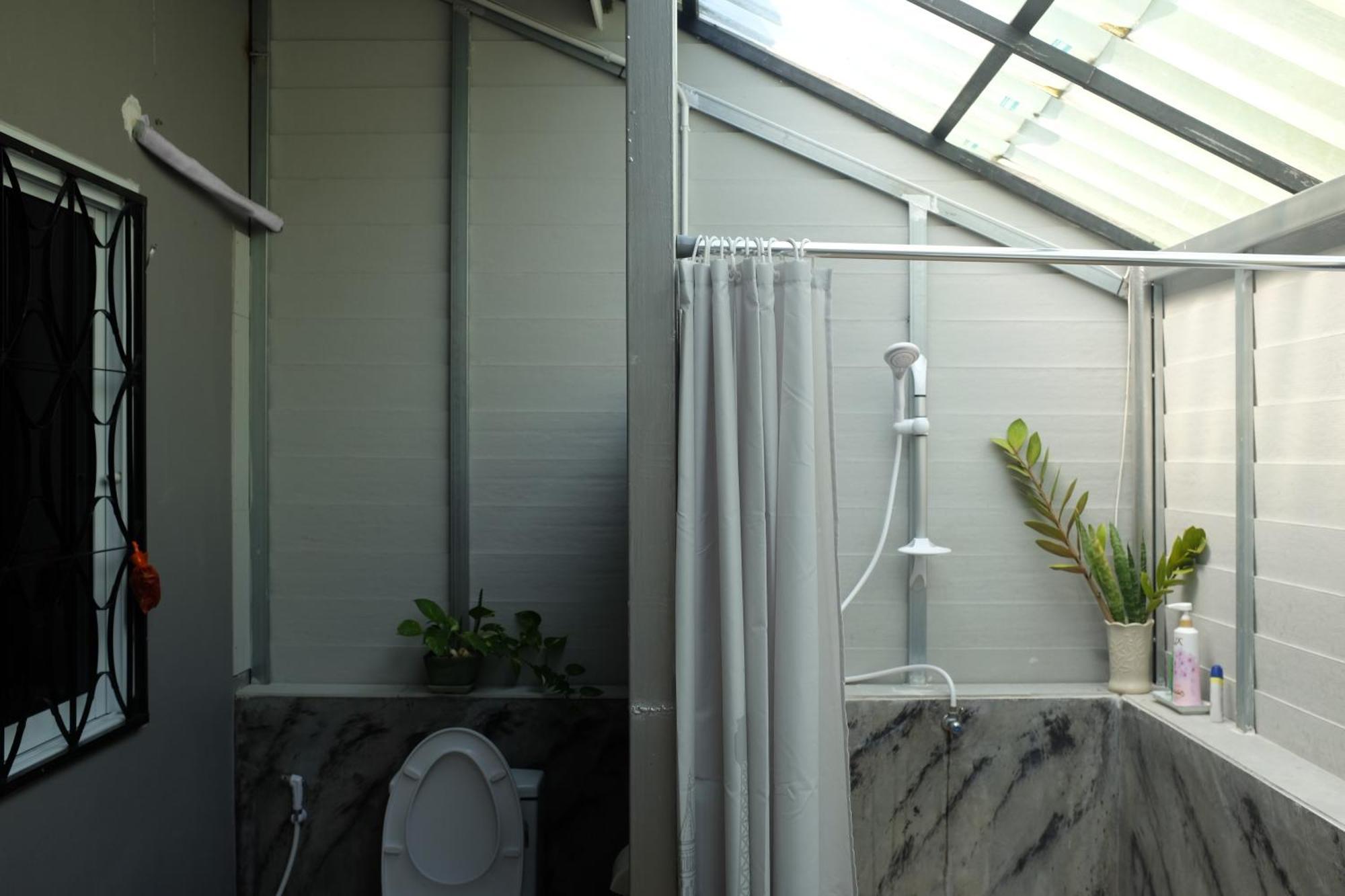 Apartamento Rai Boonsom Phrao Habitación foto