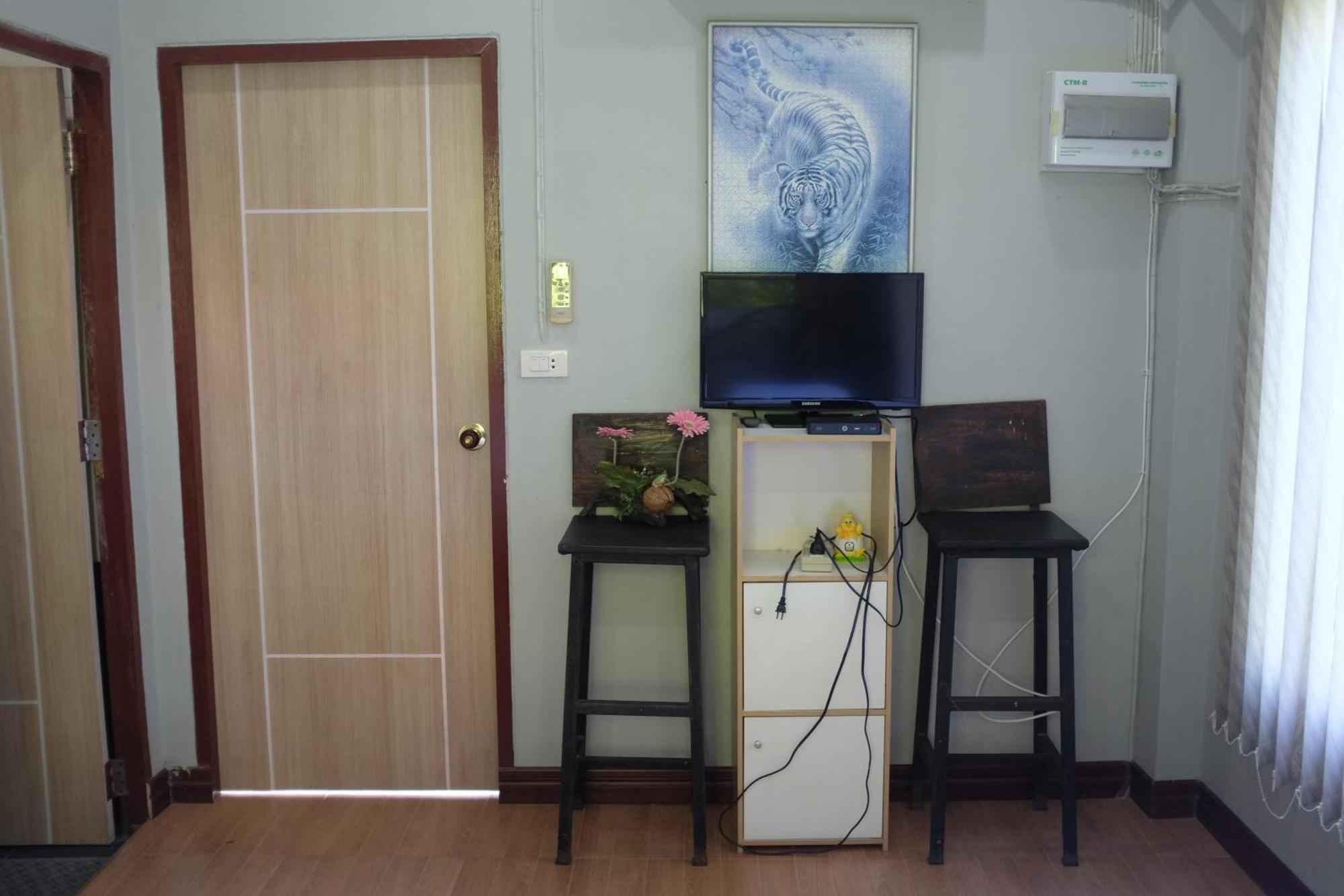 Apartamento Rai Boonsom Phrao Habitación foto