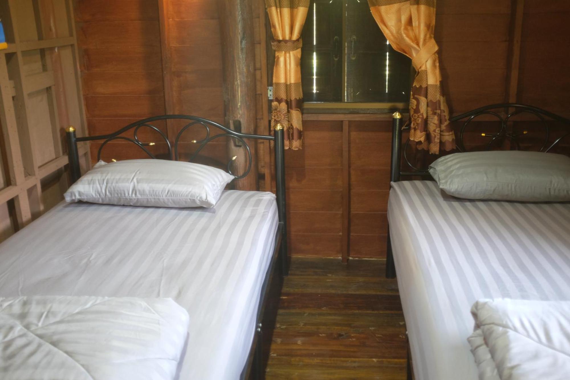 Apartamento Rai Boonsom Phrao Habitación foto