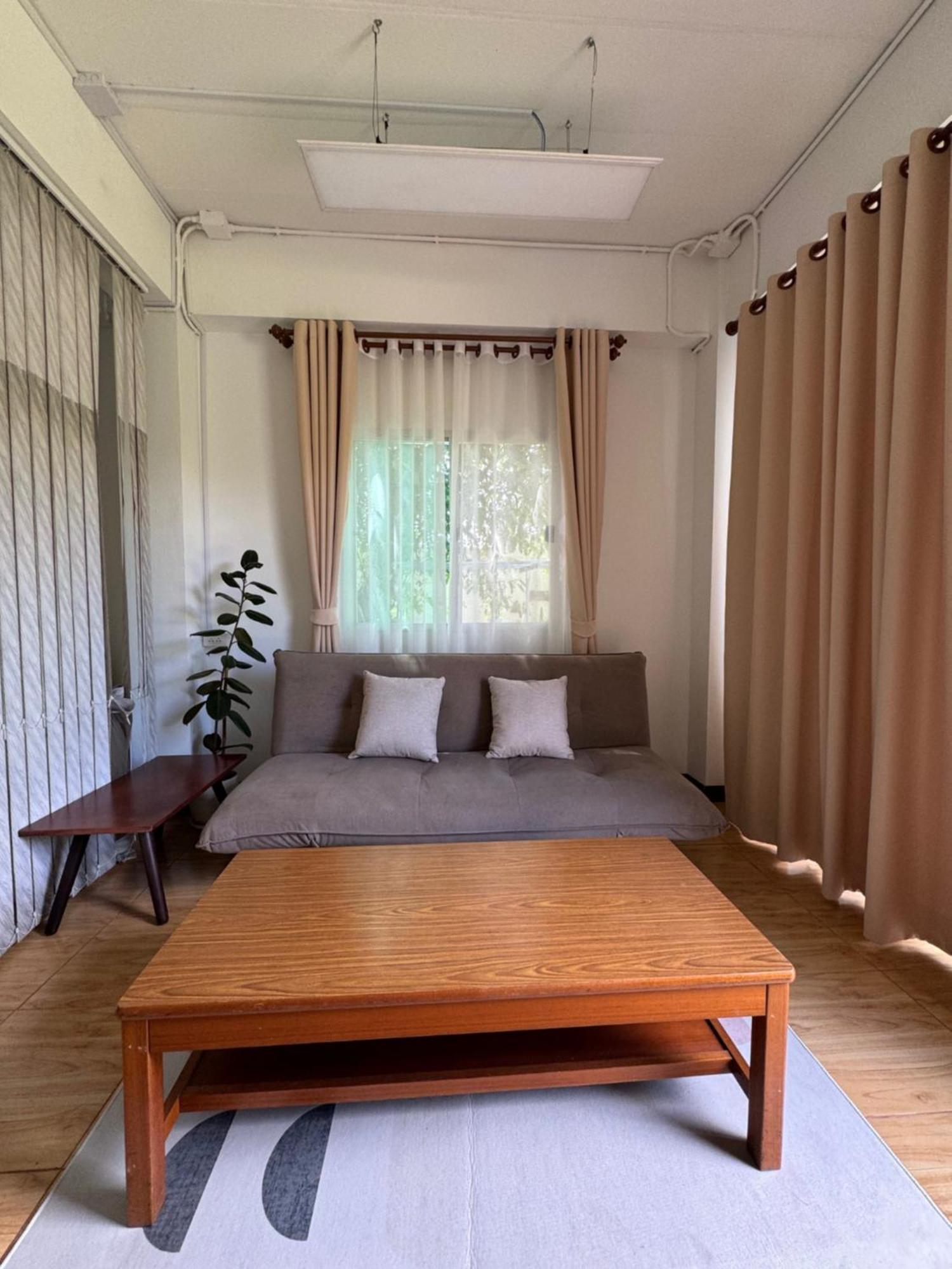 Apartamento Rai Boonsom Phrao Exterior foto