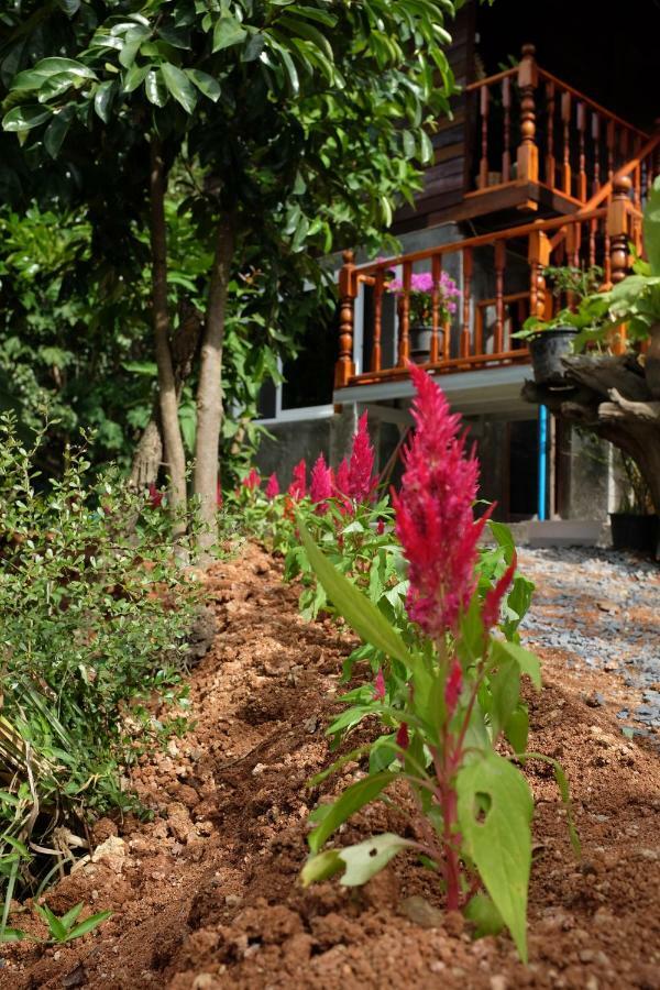 Apartamento Rai Boonsom Phrao Exterior foto