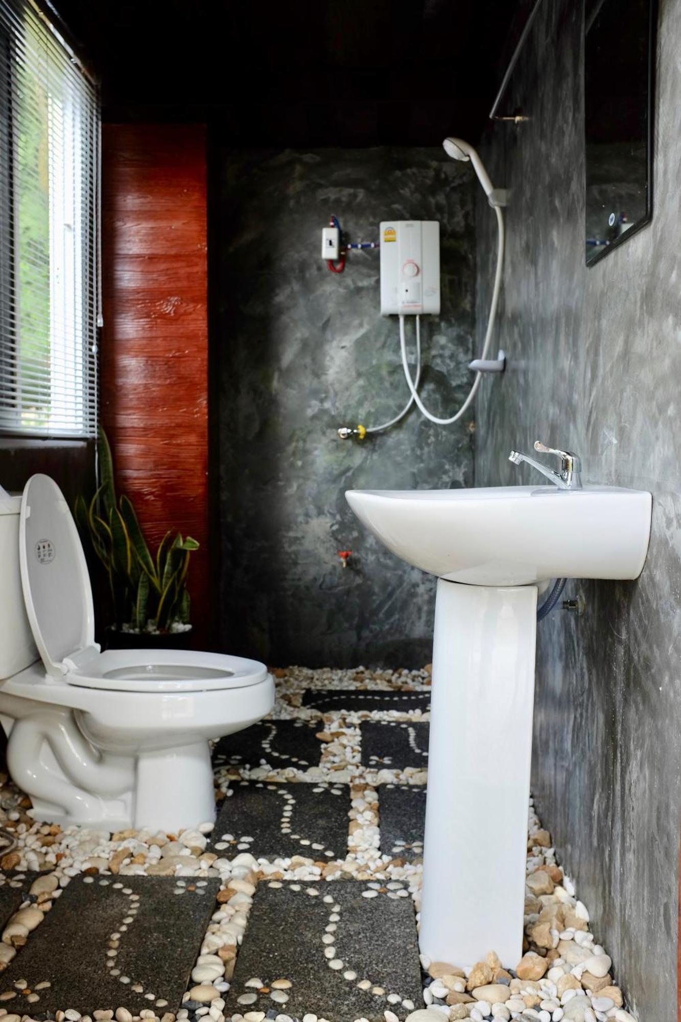 Apartamento Rai Boonsom Phrao Exterior foto